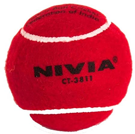 Nivia dynamite clearance